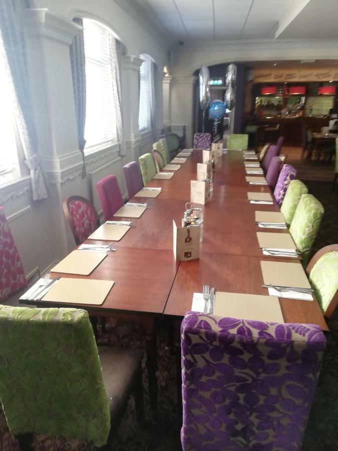 The Masons Arms Hotel Bridgend  Eksteriør billede